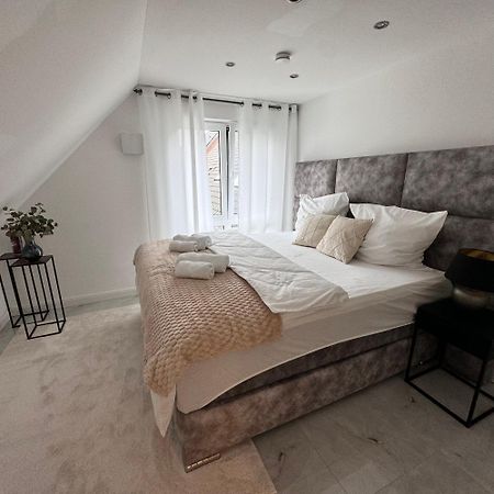 Relaxdays-Apartments 1 Garten Und Pool-Mitbenutzung, Wallbox, Kostenloser Parkplatz, Kontaktloser Checkin, Wifi Mit Smarttv 귀터슬로 외부 사진